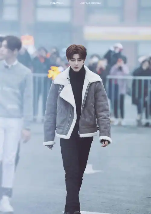 cr:knight0802_蔡徐坤