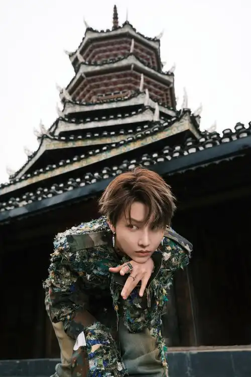 刘雨昕高定民族大片