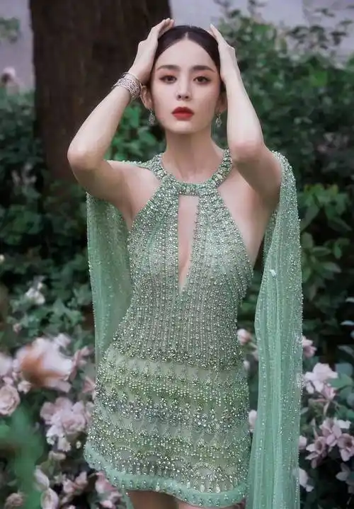 古力娜扎让人们兴奋不已!