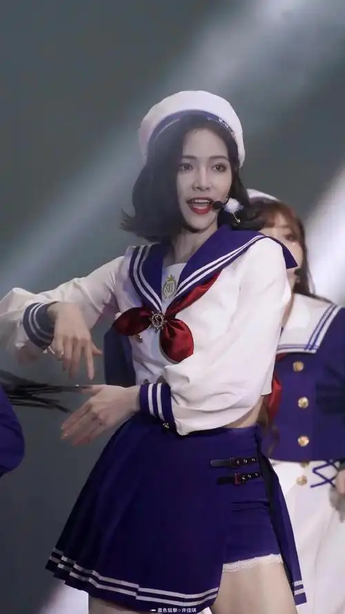 许佳琪红毯大秀黑丝袜大长腿