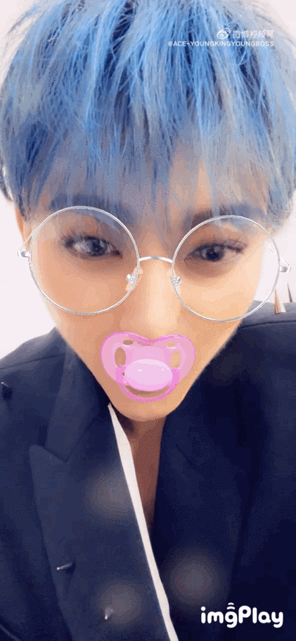 黄子韬再现小精灵##黄子韬染蓝发