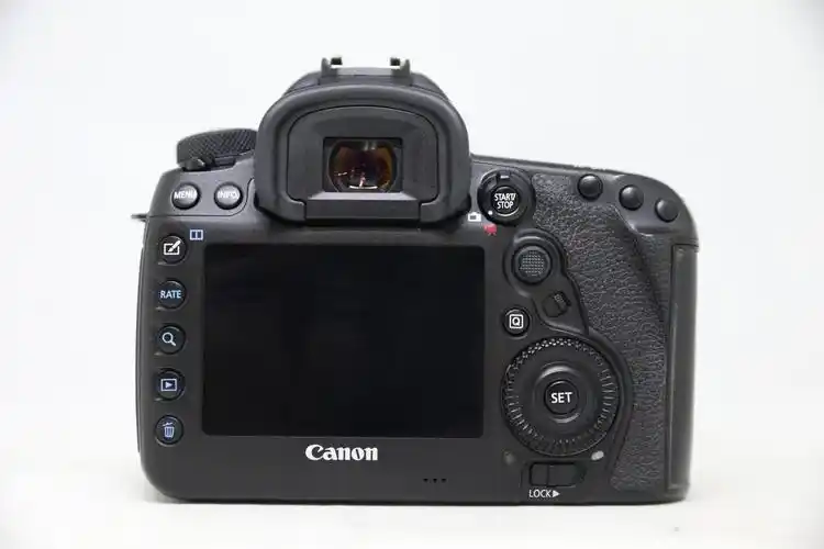 佳能5d4 特价出一个