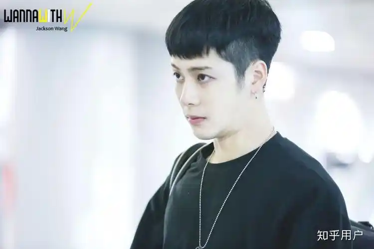 你最喜欢王嘉尔哪种发型? - 知乎