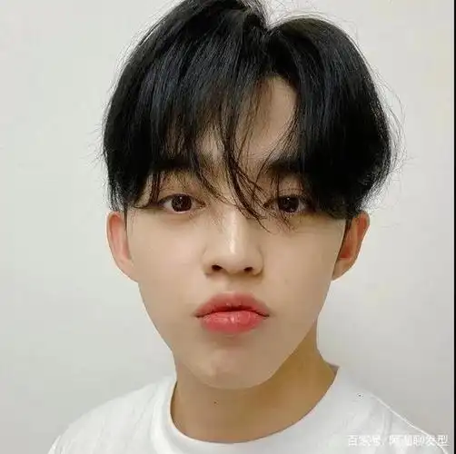 2021年春节男生发型别乱剪,今年留好这4款,时髦帅气又减龄!