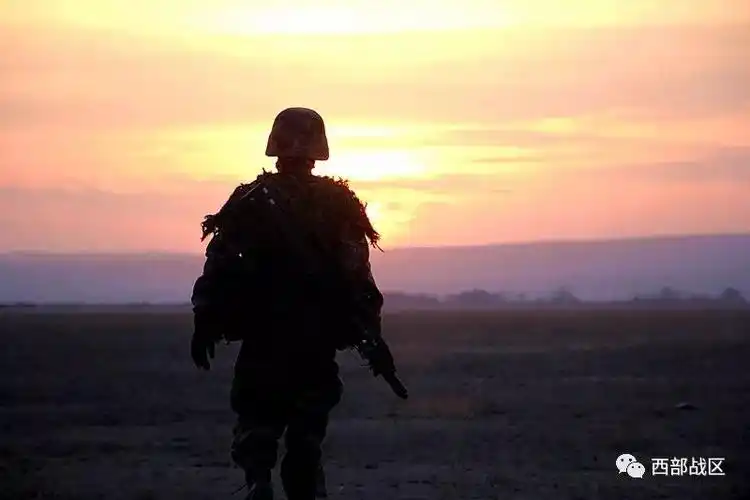 一组背影,带你尝尽军人的酸甜苦辣