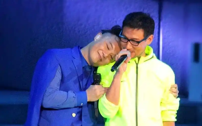 张学友|张学友的唱腔已经过时?和陈奕迅比谁更走心?