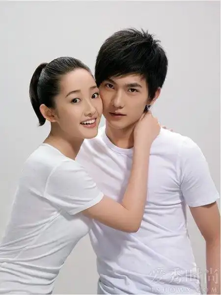 杨洋蒋梦婕二人是什么关系?