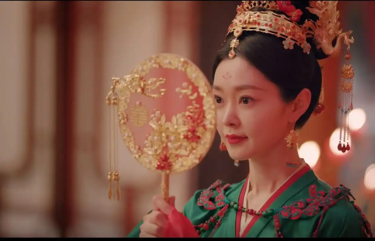 爱奇艺《长风渡》热度破万,宋轶白敬亭中式婚礼观众最爱