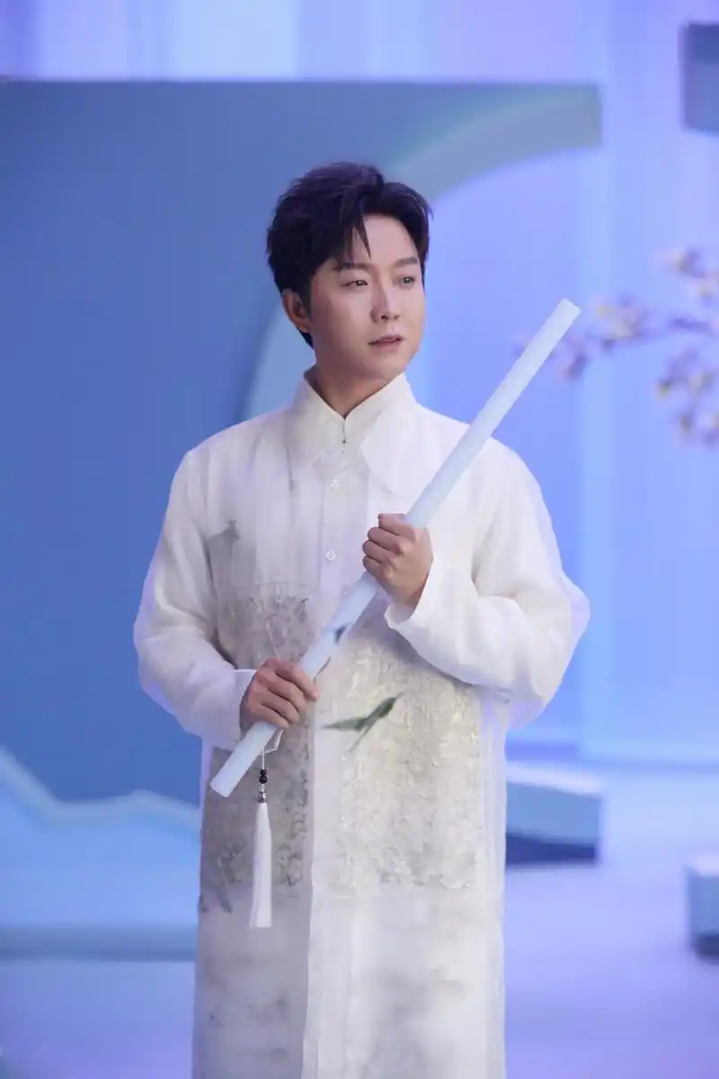 星光大道捧红的3位草根明星,有大衣哥,阿宝,但只有李玉刚成功了