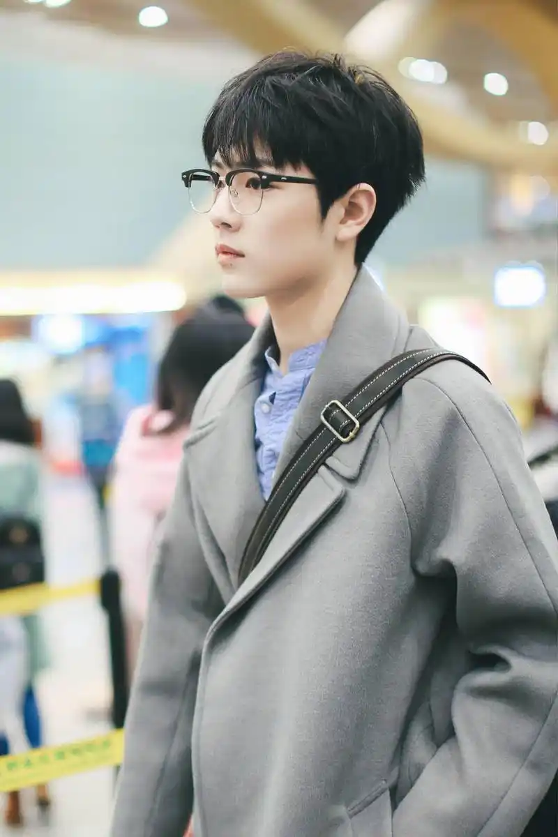 原创你喜欢的样子我都有风格大师肖战的穿衣指南