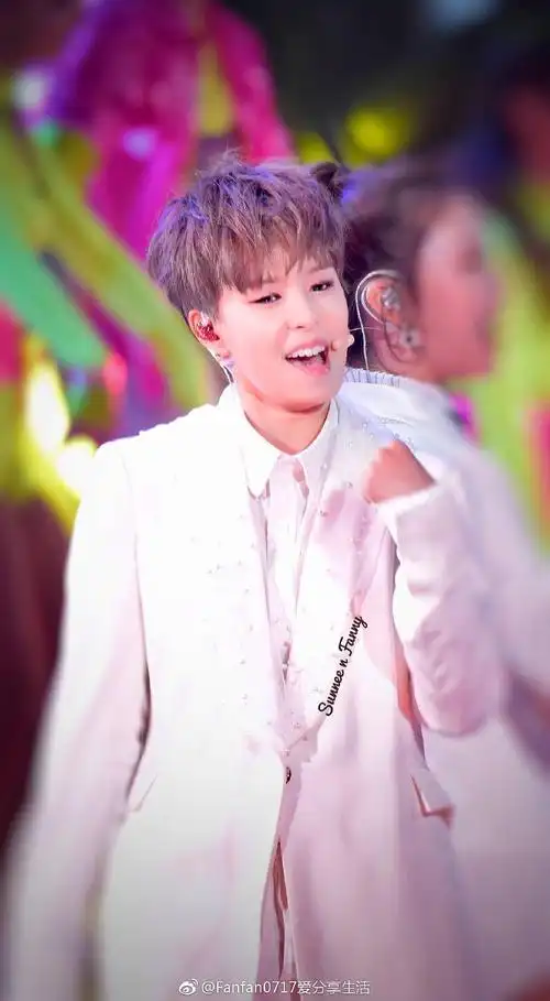 miss忻芸的相册-sunnee杨芸晴 火箭少女101