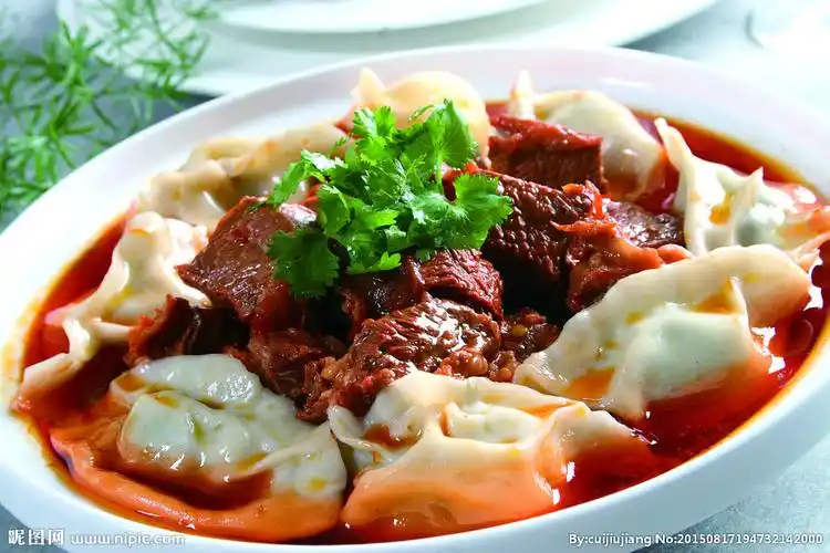 红汤水饺牛腩图片