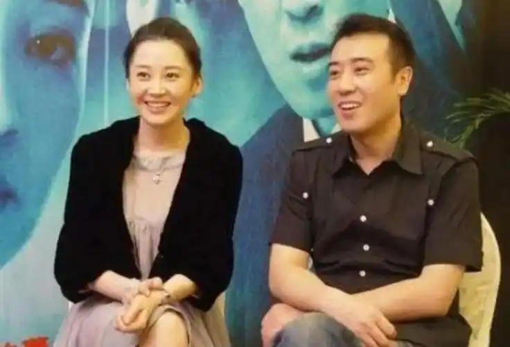 回顾演员于和伟我这辈子最正确的决定就是娶了一个平凡的妻子