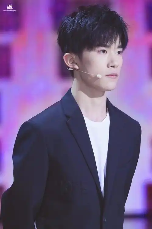 2017tfboys易烊千玺《国家宝藏》录制_图片_视频集锦-爱豆app