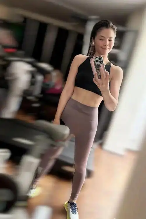 刘涛瑜伽裤显身材刘涛的臀夺人的魂刘涛的脸勾人的眼