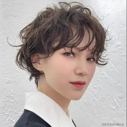 短发烫发新潮流,轻松减龄十岁!