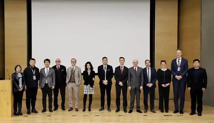 研讨会首日演讲嘉宾合影