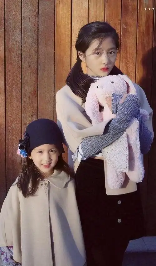 黄磊女儿黄多多身高太惊人13岁就有一米七了妥妥的大美女