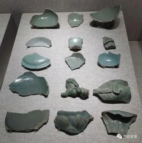 河南博物院的汝窑和张公巷窑瓷器