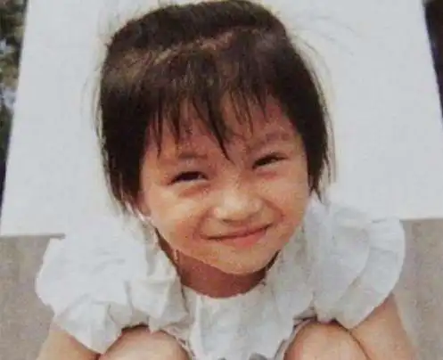 苦命张韶涵:15岁打工养家,上亿财产一夜蒸发,还被亲妈诬陷吸毒