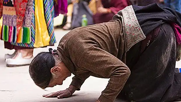 磕头机等身长头拉卜楞寺磕头机拉卜楞寺拉卜楞寺磕头机叩拜跪拜磕头机