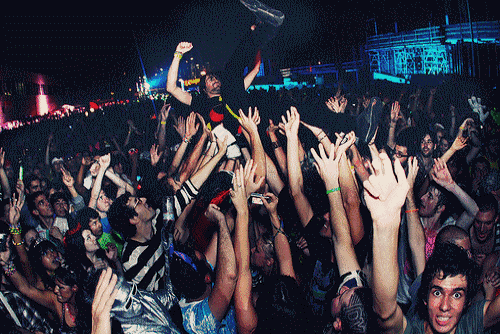 城中有喜,国潮正当"红"!青悦城周年狂欢共赴冬日望楼,带爱的人来此共