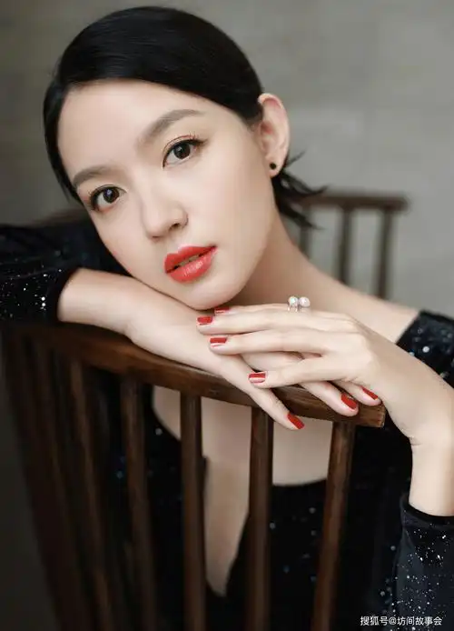 39岁张梓琳,依然性感妩媚,顶尖身材,好有女人味!_家庭_成为了_成功