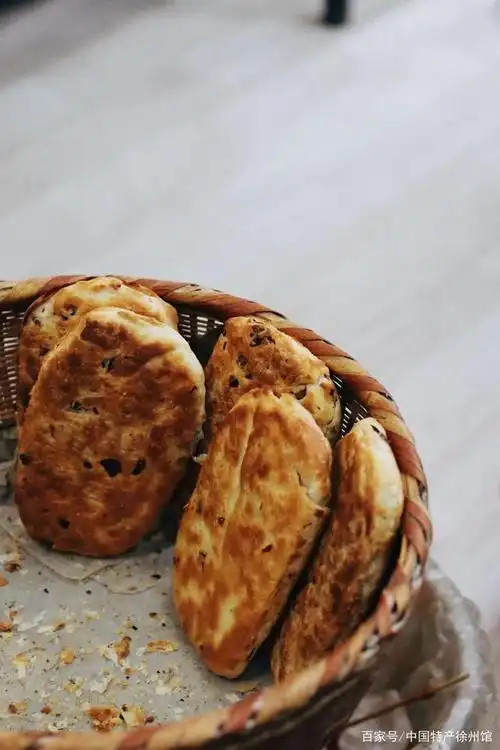 有一种烧饼不是烧饼那一口碳烤的酥香徐州人最爱的地道美味