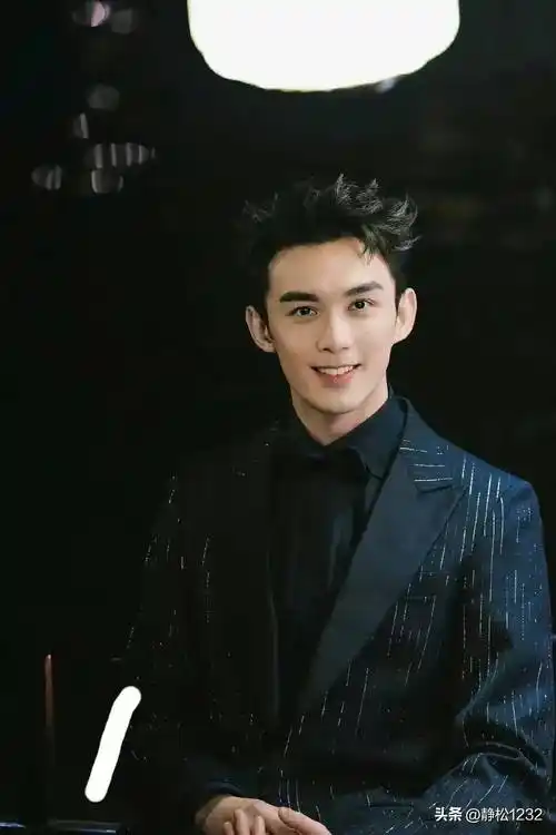 又酷又a 的顶级美男,邓为20王一博13,陈星旭12杨洋第5刘学义第2_西装