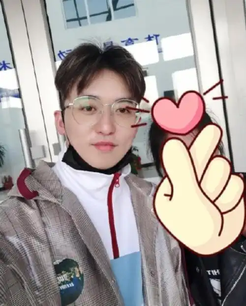 奔跑吧兄弟导演跑男导演凭颜值出道