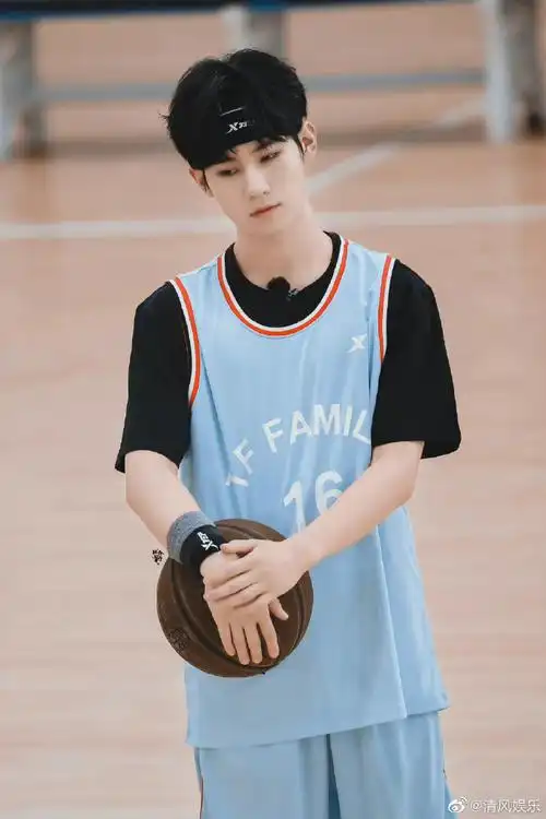 张真源夏日运动会pb扫图