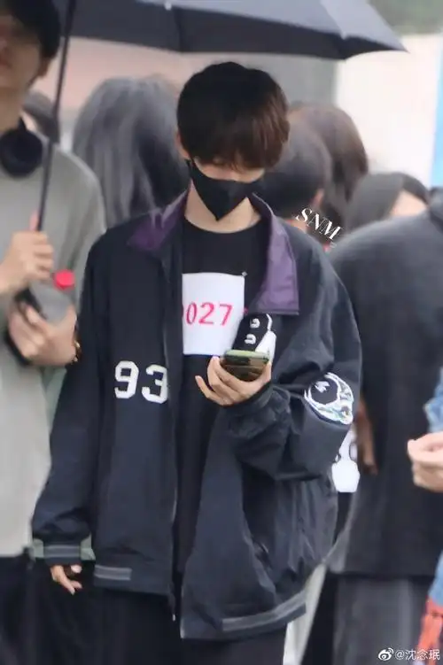 贺峻霖校园运动会路透