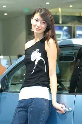 模特米丹:大个喜欢大吉普(图)