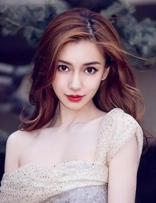 angelababy晒全家福庆生7岁小海绵暴风抽高手牵外公好暖心