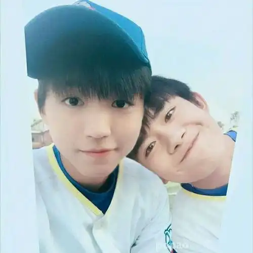 说实话我以前只听过凯源…凯千宾利鬼怪阴间使者捡糖其实我站耿耿星河