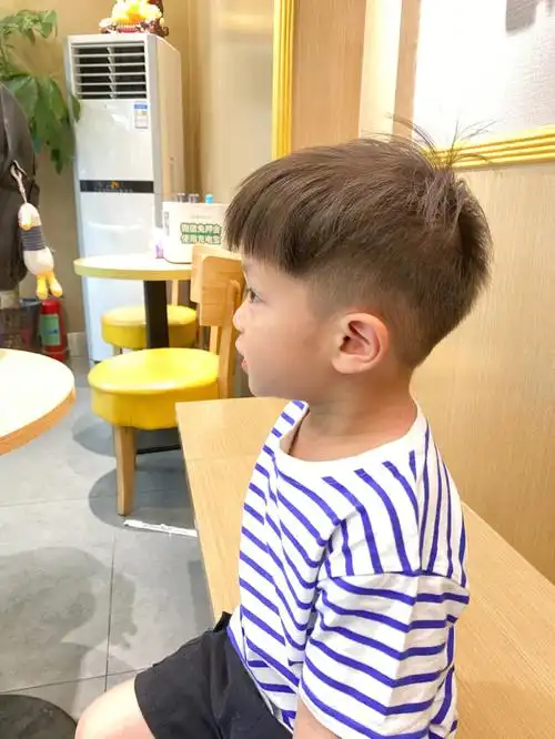 男童发型辛苦的留长发之路