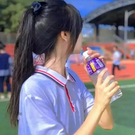 校园风学生清纯女生头像