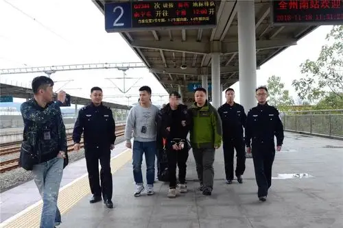 经审查,犯罪嫌疑人名叫熊某,男, 24岁,系全州县才湾镇人.