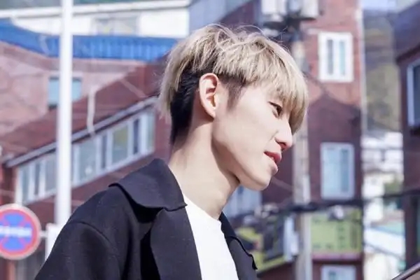 虎牙李俊的真实身份是什么家境优越和仁英关系暧昧