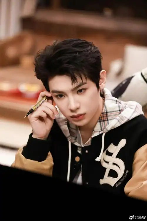 黄明昊廿二破浪逐风##justin黄明昊0219生日快乐##新娱