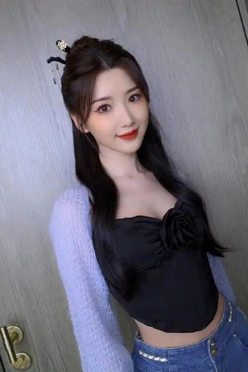 毛晓彤漫画脸##求毛晓彤发型教程