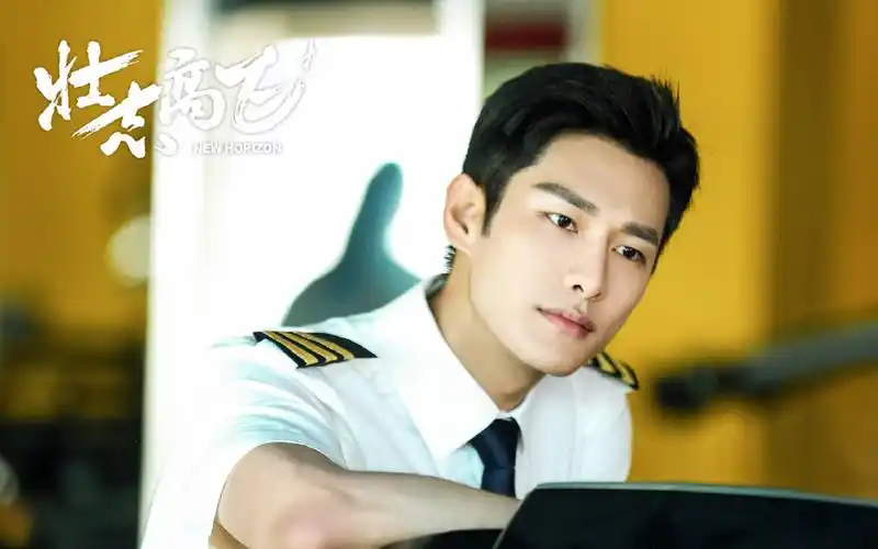 《壮志高飞》海报剧照图片桌面壁纸