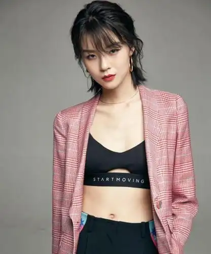 而在最近播出综艺《这就是歌唱》中,选手张婉清可以说是现代版魏璎珞