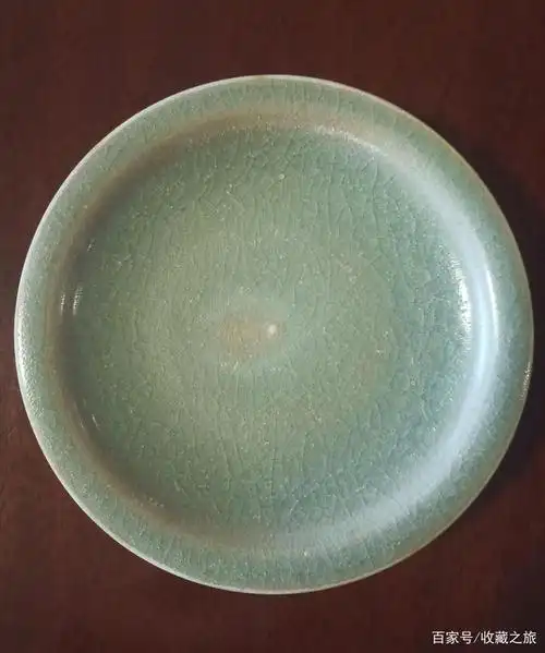 瓷器鉴赏:类似这样的开片,是有问题的!