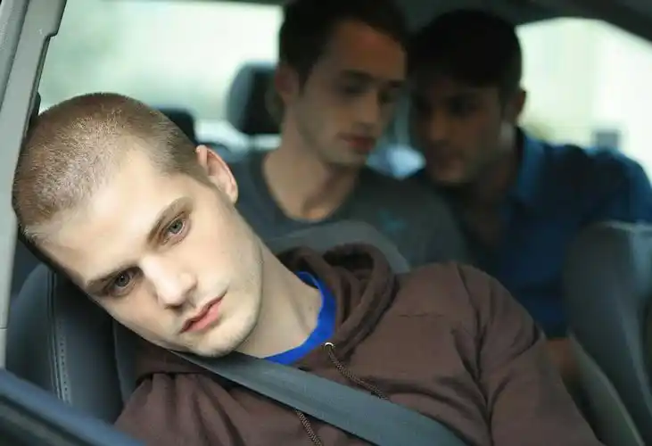 《抱紧眼前人》-高清电影-在线观看