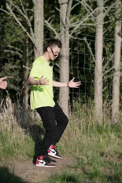 小鬼王琳凯青春的花路太喜感魔性说唱演绎教科书式style