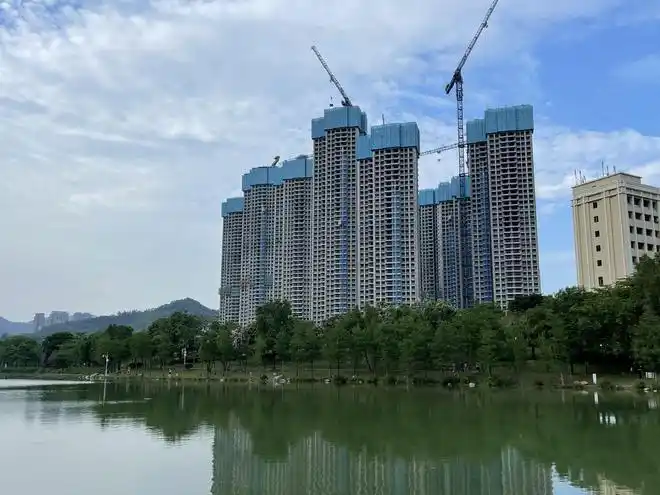 深圳棚改第一村华富村最新进展12栋回迁预期7月封顶