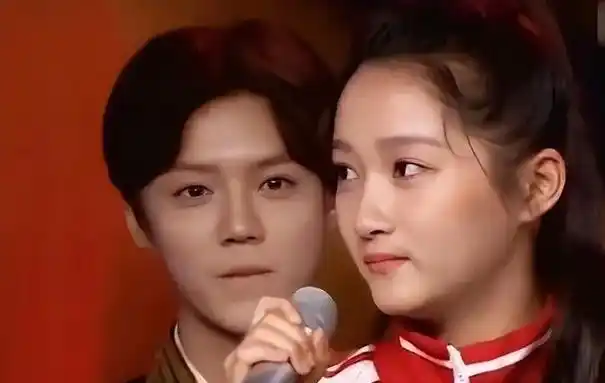 才明白,鹿晗和关晓彤为何能熬过七年之痒,其实"高攀"的不是她