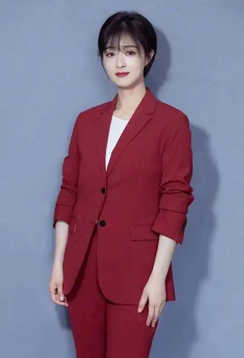 有种"整容"叫蒋欣,裹浴袍装胖成140斤,这身材谁招架得住