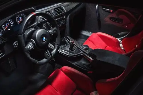 内饰的处理能够看到更多的 jdm.